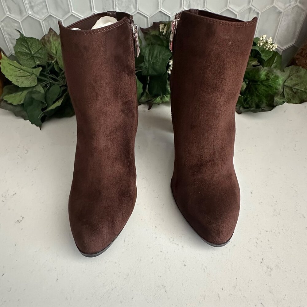 Brown Suede Block Heel Ankle Boots Size 8.5M With Buckle & Zipper